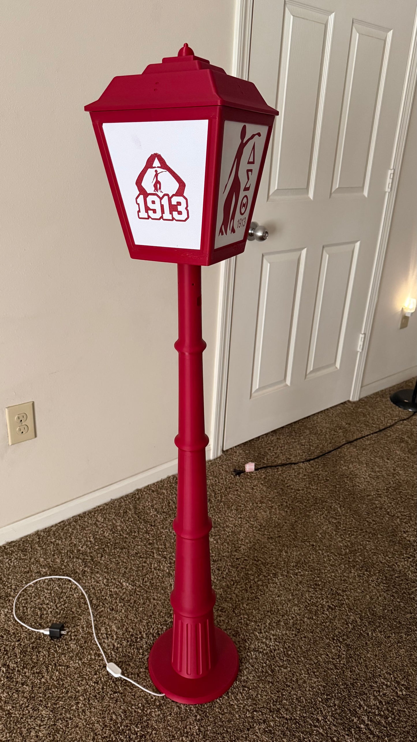 Delta Lamp Pole